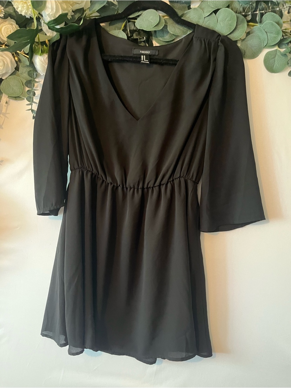 Forever 21 Black V-Neck Elastic Waist Mini Dress